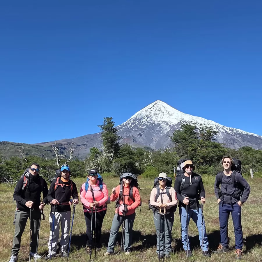 Equipo al Volcán Lanín